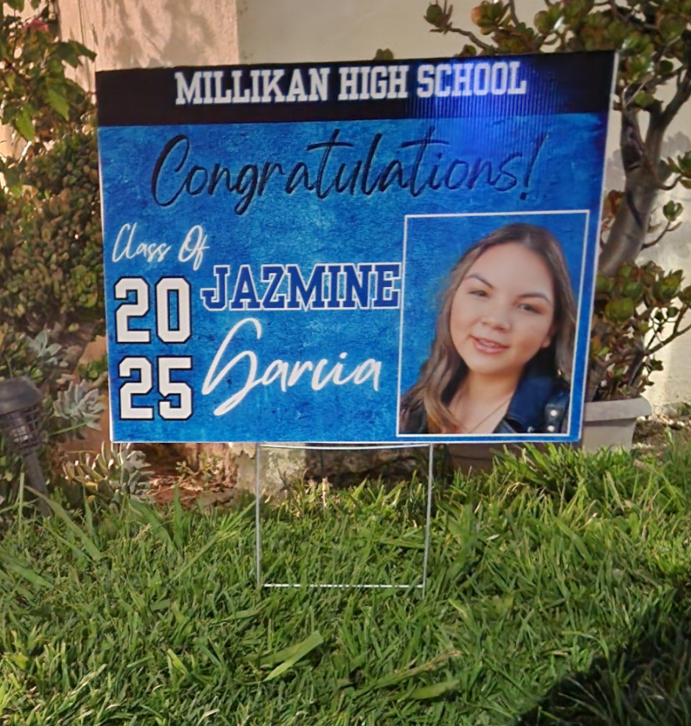 Custom Graduation Yard Sign – Personalized with Photo & Name (19x14)